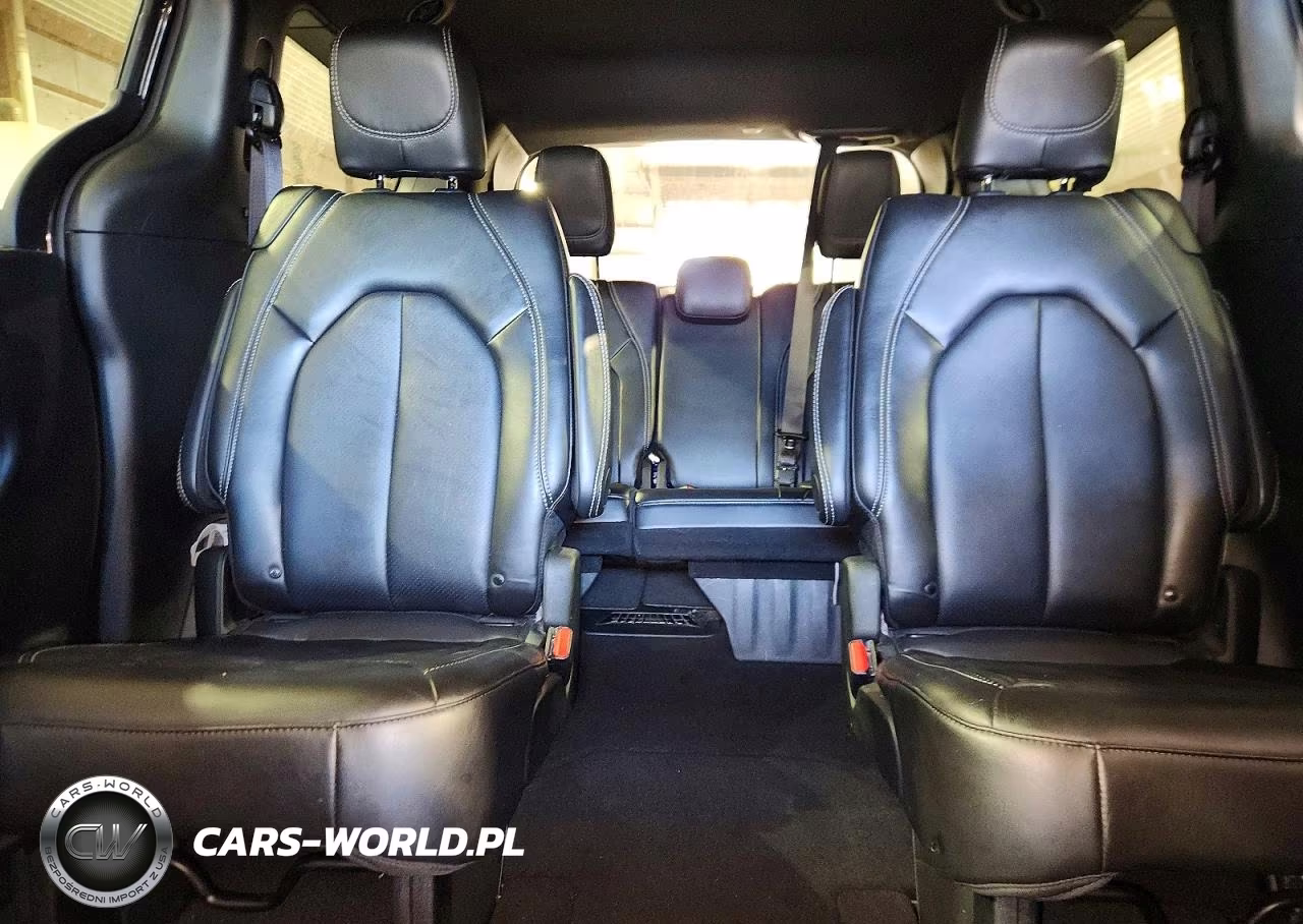 2026 Chrysler Pacifica Select VIN:2C4RC1BG3TR196444 - 10
