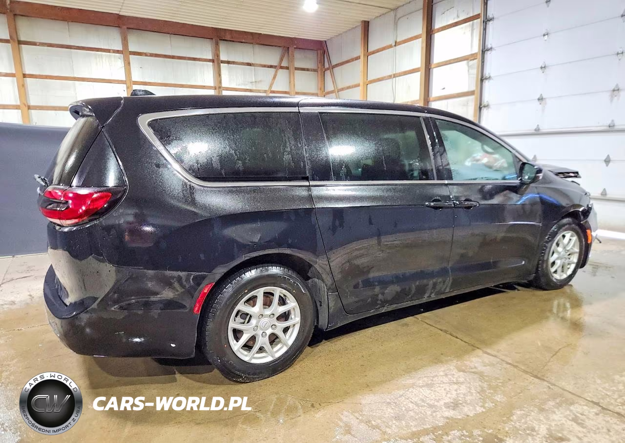 2026 Chrysler Pacifica Select VIN:2C4RC1BG3TR196444 - 3