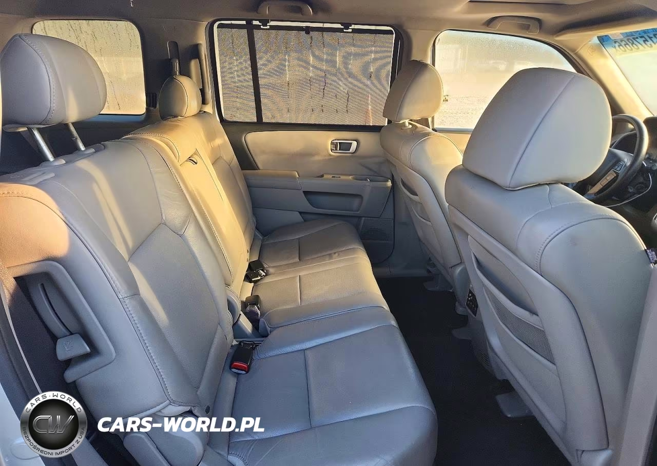 2011 Honda Pilot Touring VIN:5FNYF4H94BB018680 - 10
