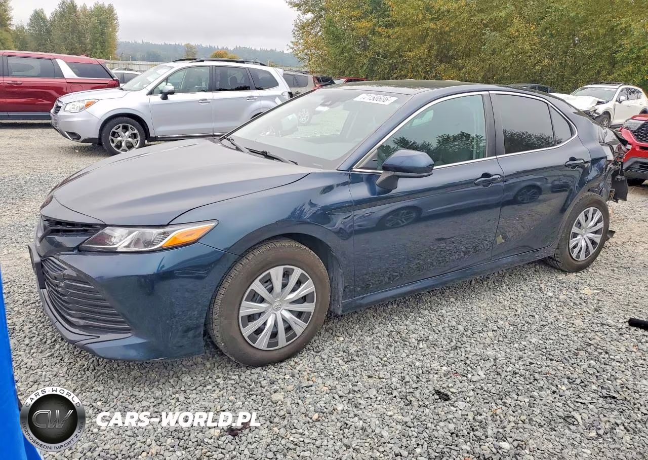 2020 Toyota Camry Le – zdjęcie 1 z 12