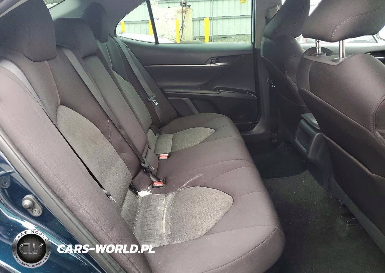 2020 Toyota Camry Le VIN:4T1C31AK8LU537833 - 10