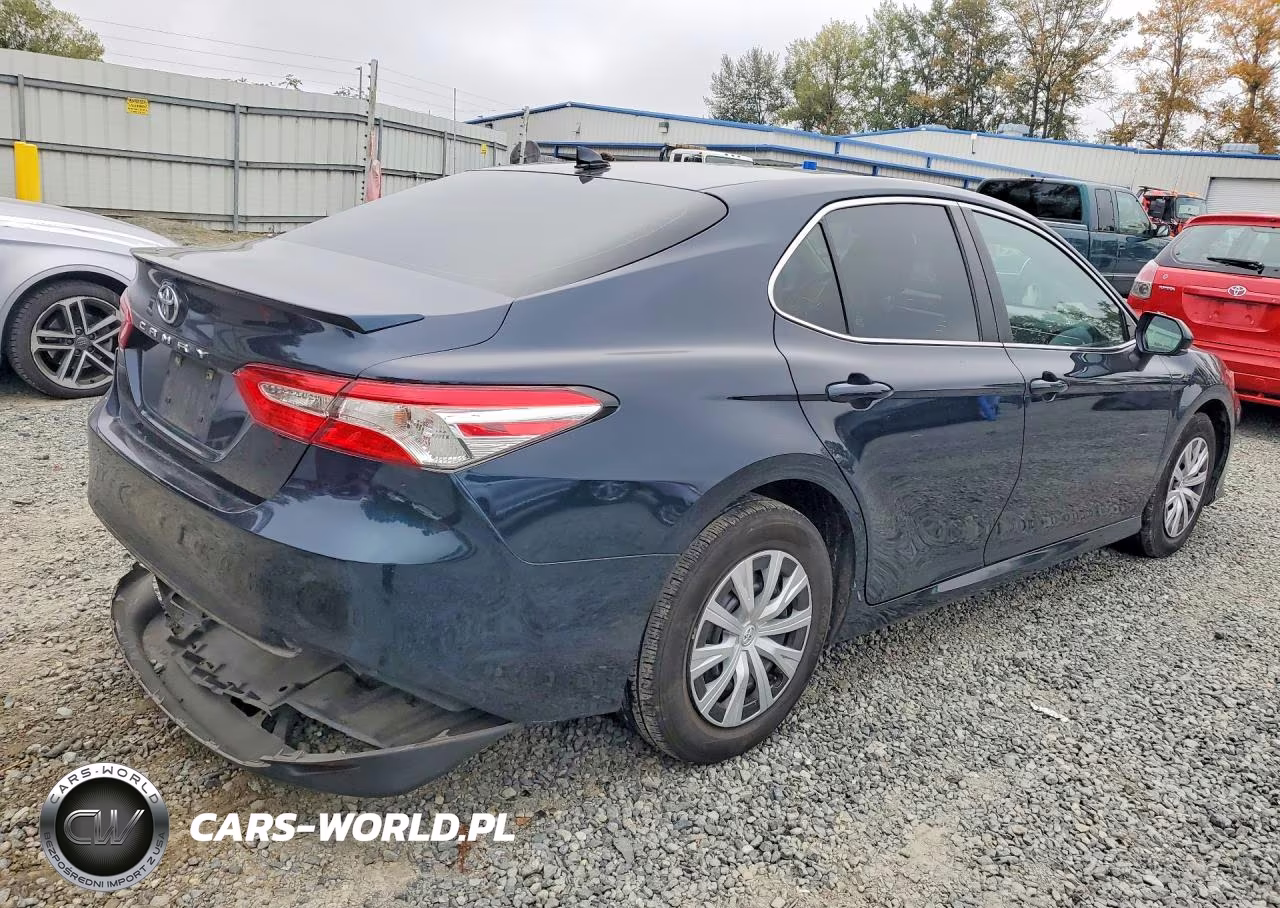 2020 Toyota Camry Le VIN:4T1C31AK8LU537833 - 3