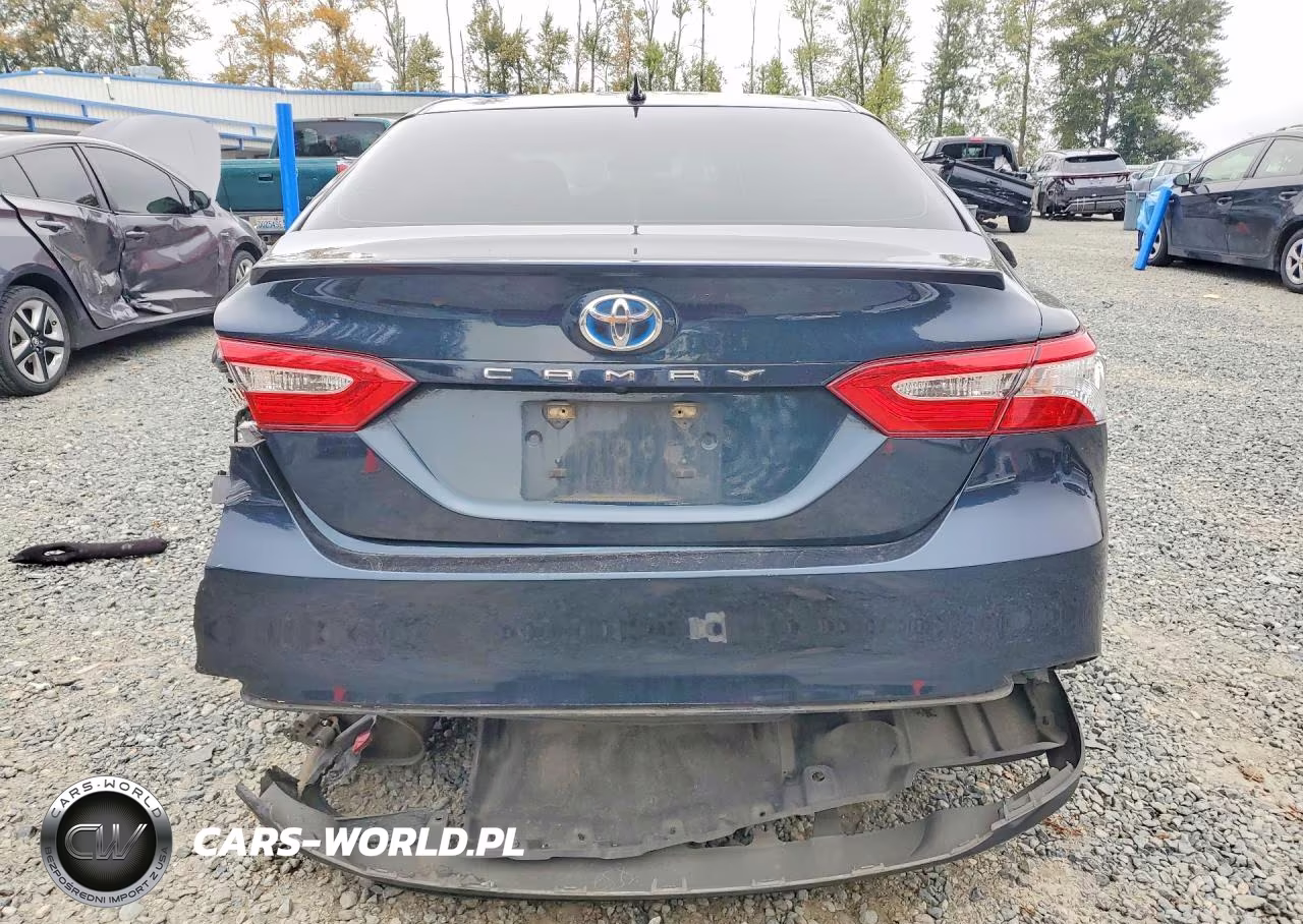 2020 Toyota Camry Le VIN:4T1C31AK8LU537833 - 6