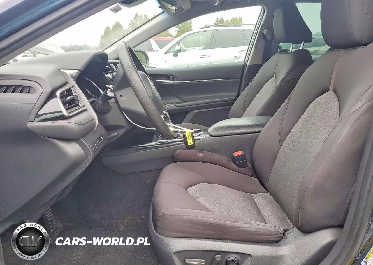 2020 Toyota Camry Le VIN:4T1C31AK8LU537833 - 7
