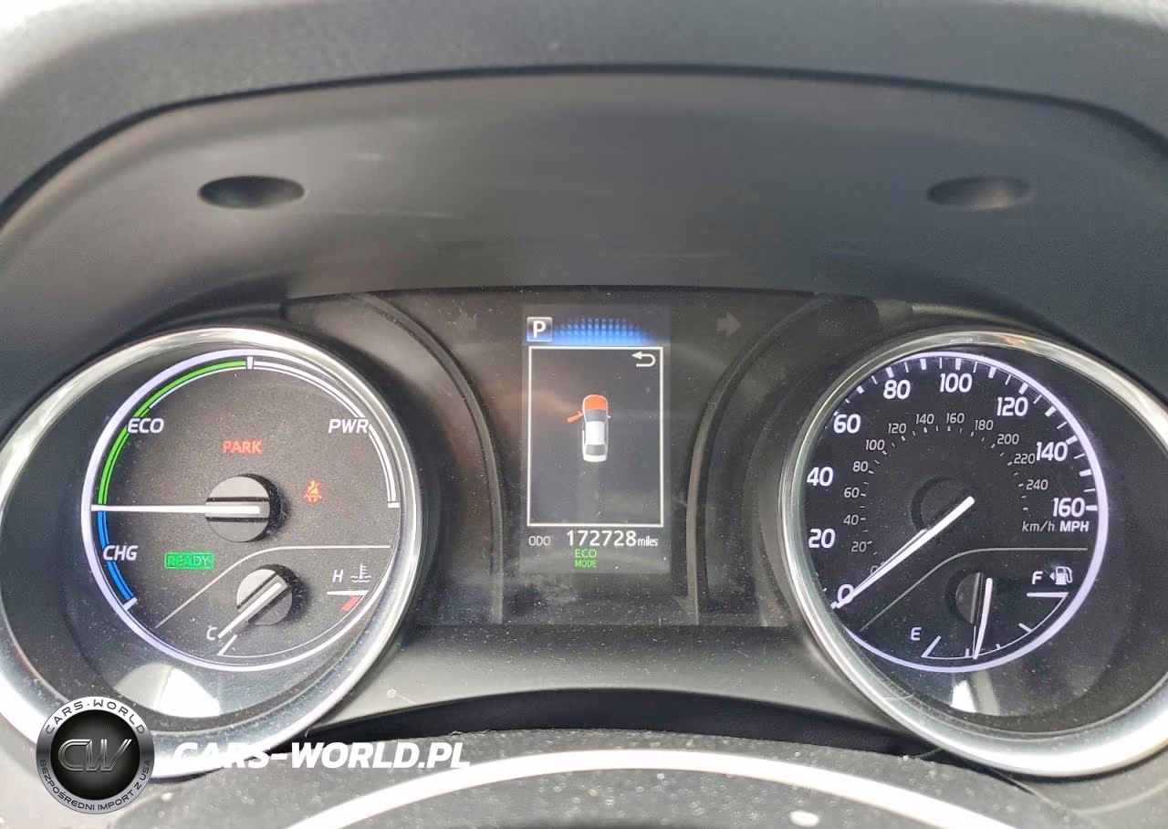 2020 Toyota Camry Le VIN:4T1C31AK8LU537833 - 9