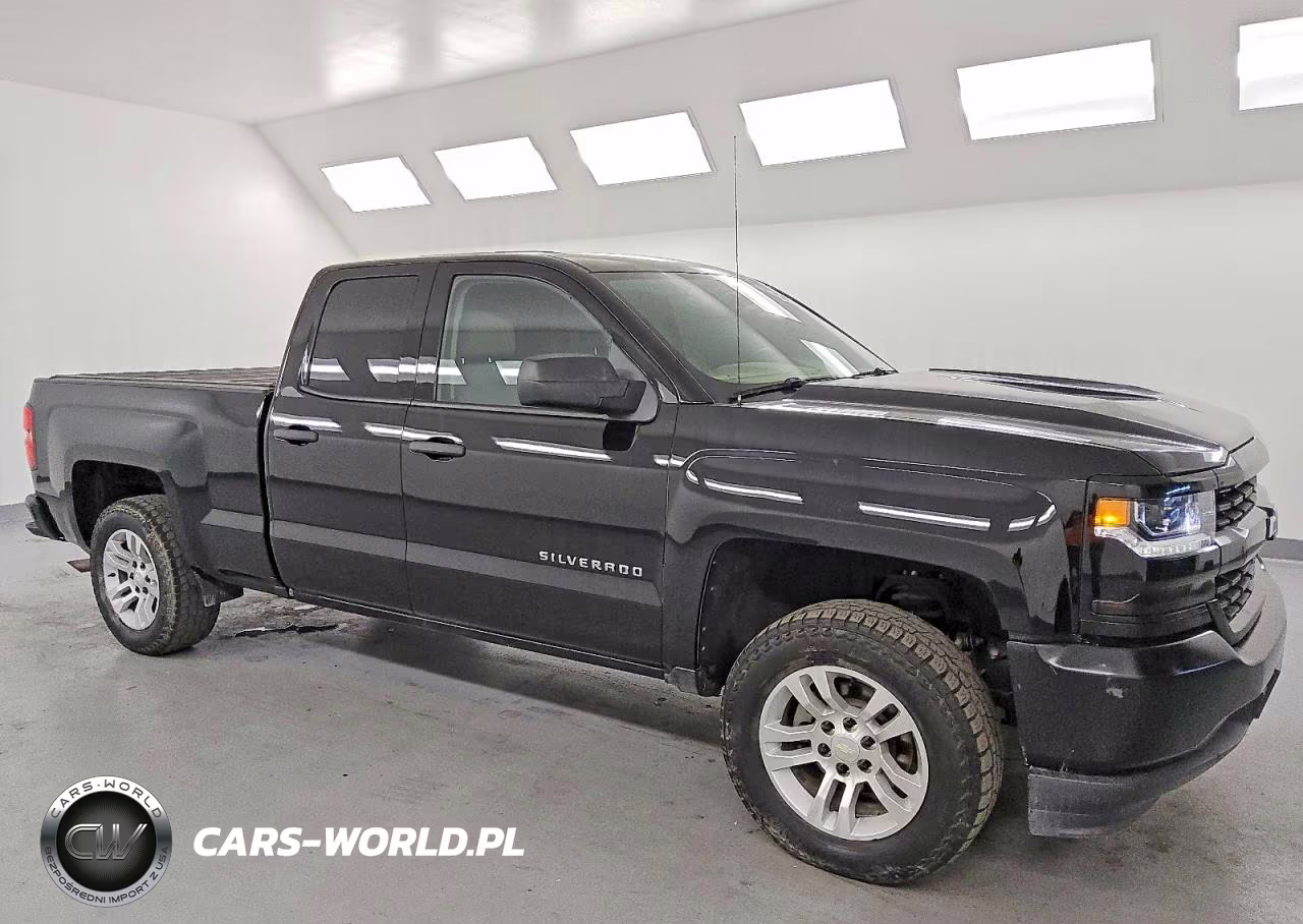 2018 Chevrolet Silverado C1500 VIN:1GCRCNEH5JZ357729 - 4
