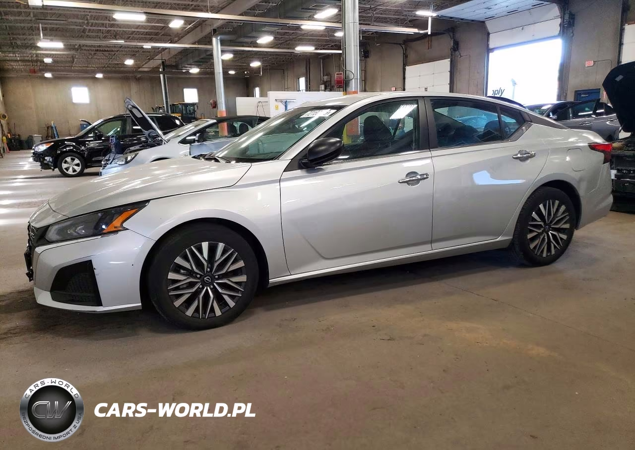 2024 Nissan Altima Sv