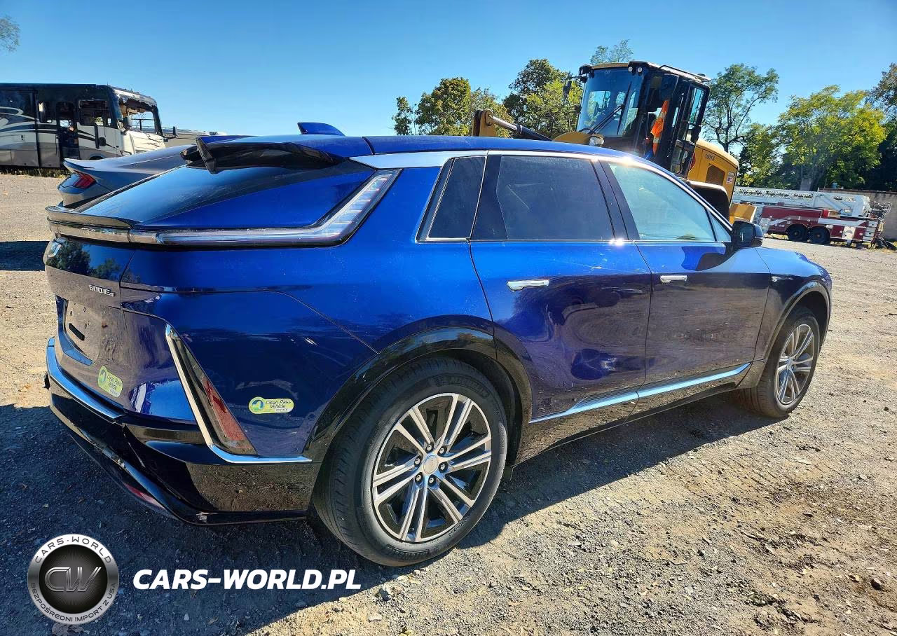 2024 Cadillac Lyriq Luxury VIN:1GYKPPRL0RZ139476 - 3