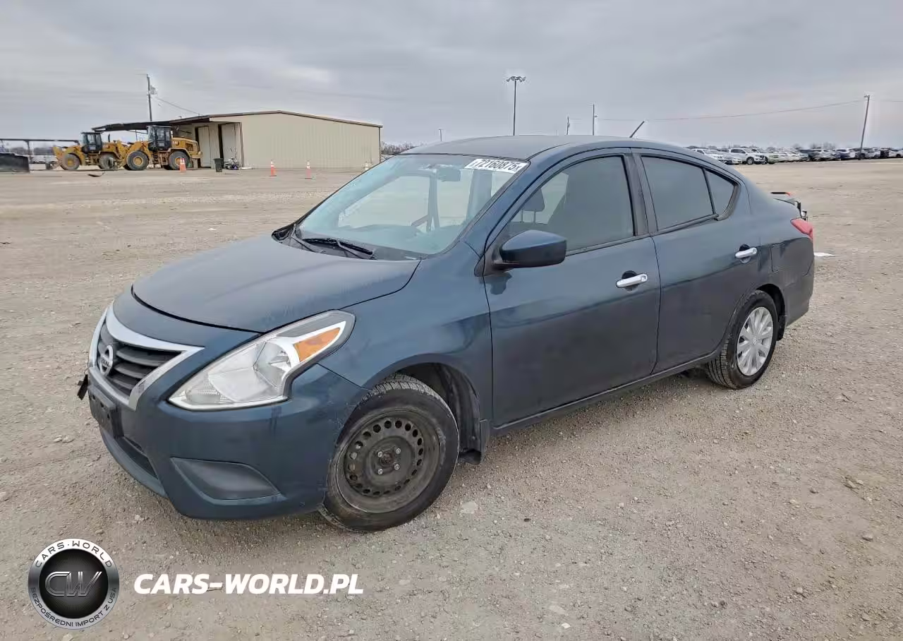 2017 Nissan Versa S – zdjęcie 1 z 13