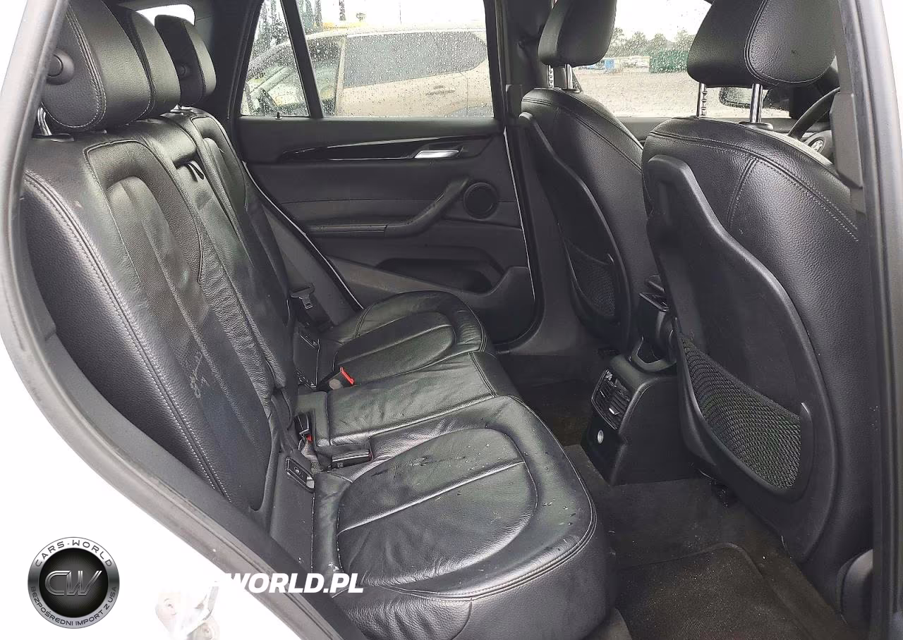 2018 BMW X1 xDrive28I VIN:WBXHT3C36J5L30802 - 11