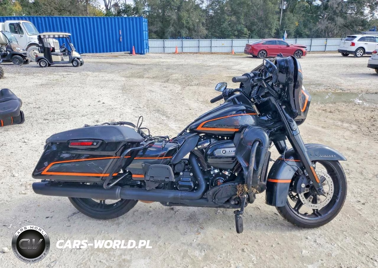 2022 Harley Davidson Flhtk