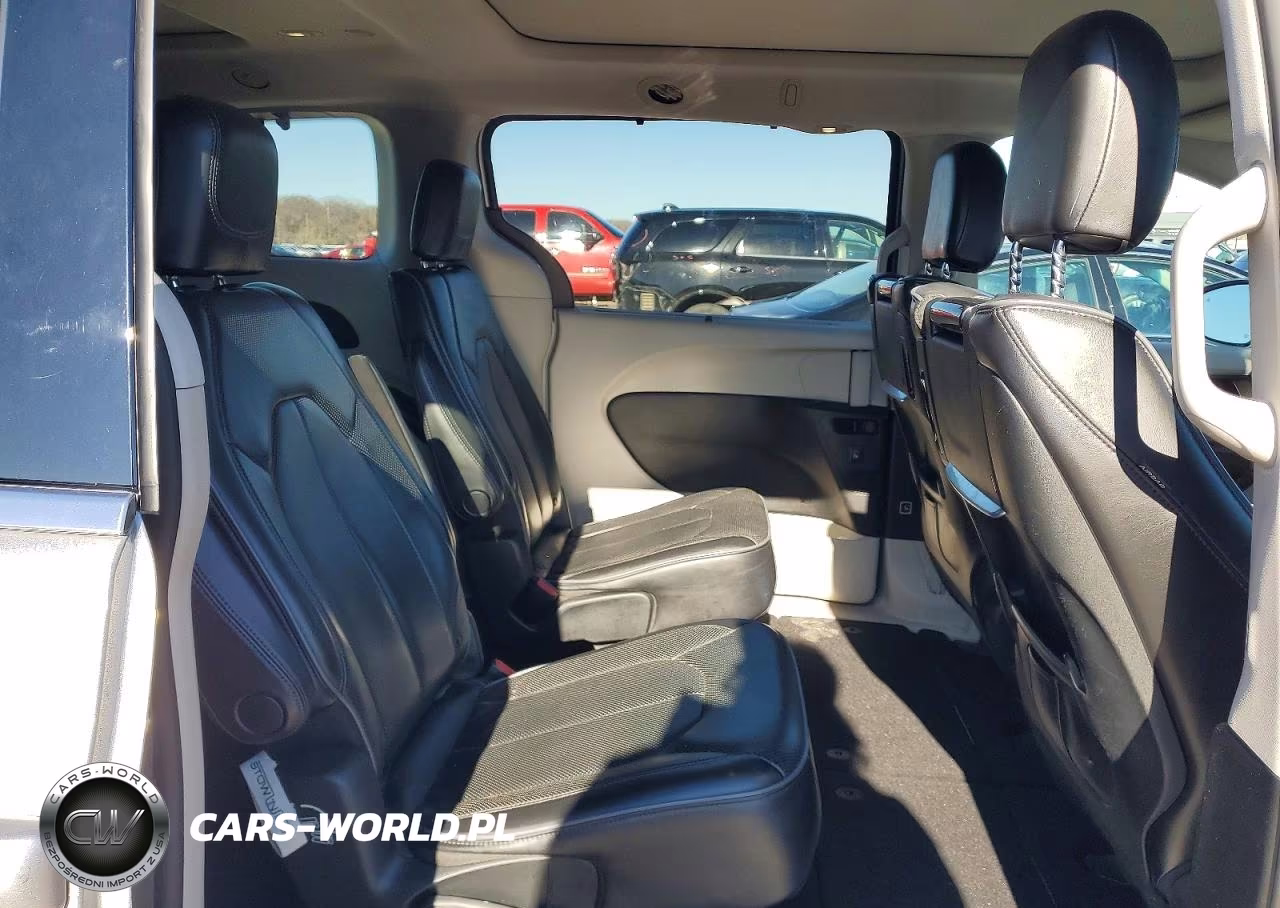 2018 Chrysler Pacifica Limited VIN:2C4RC1GG1JR103572 - 11