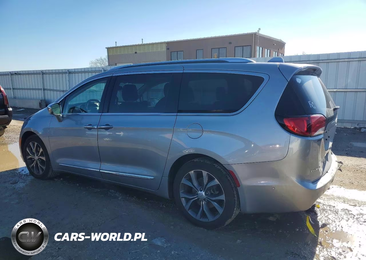 2018 Chrysler Pacifica Limited VIN:2C4RC1GG1JR103572 - 2