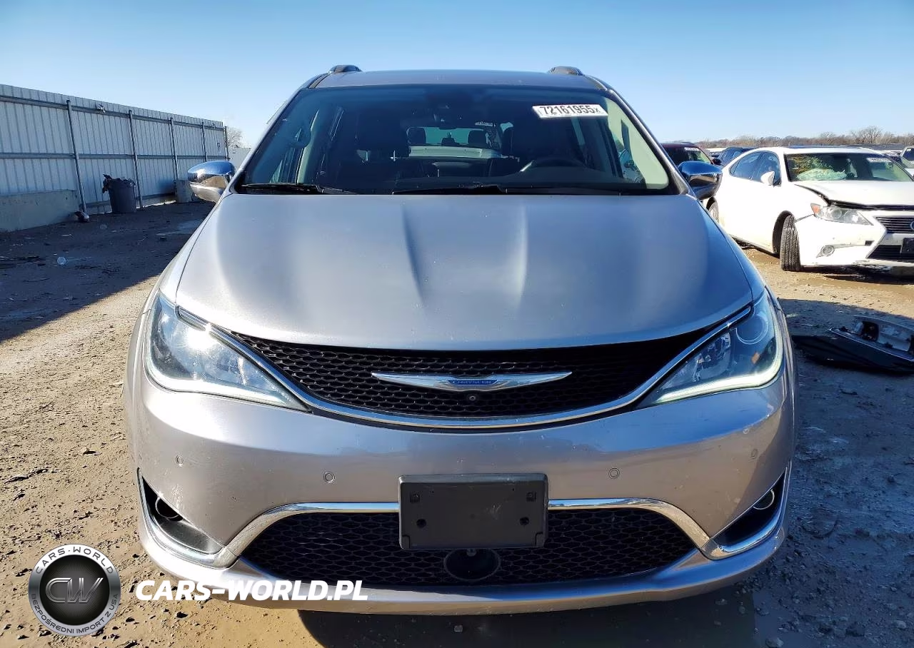 2018 Chrysler Pacifica Limited VIN:2C4RC1GG1JR103572 - 5