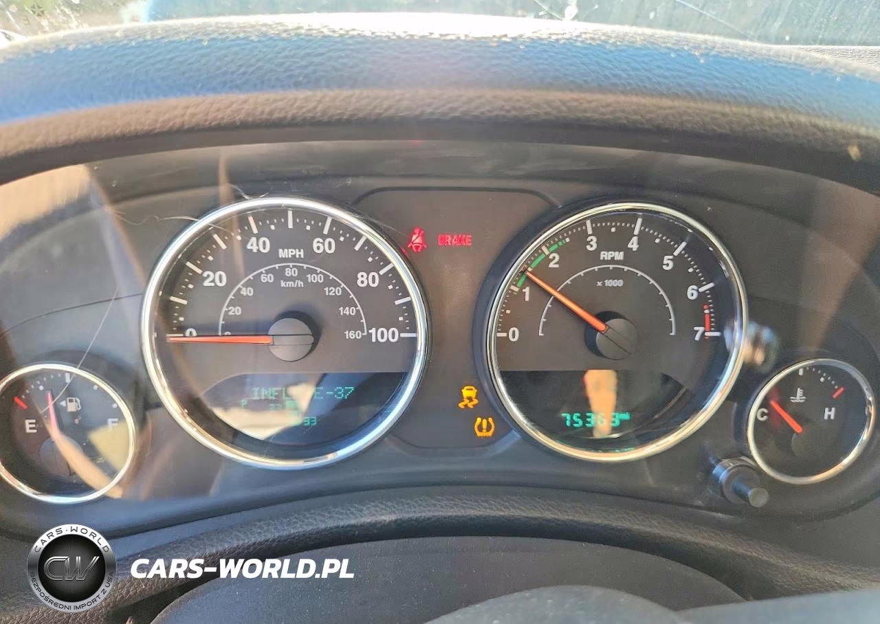 2016 Jeep Wrangler Unlimited Sport VIN:1C4BJWDG3GL107939 - 9