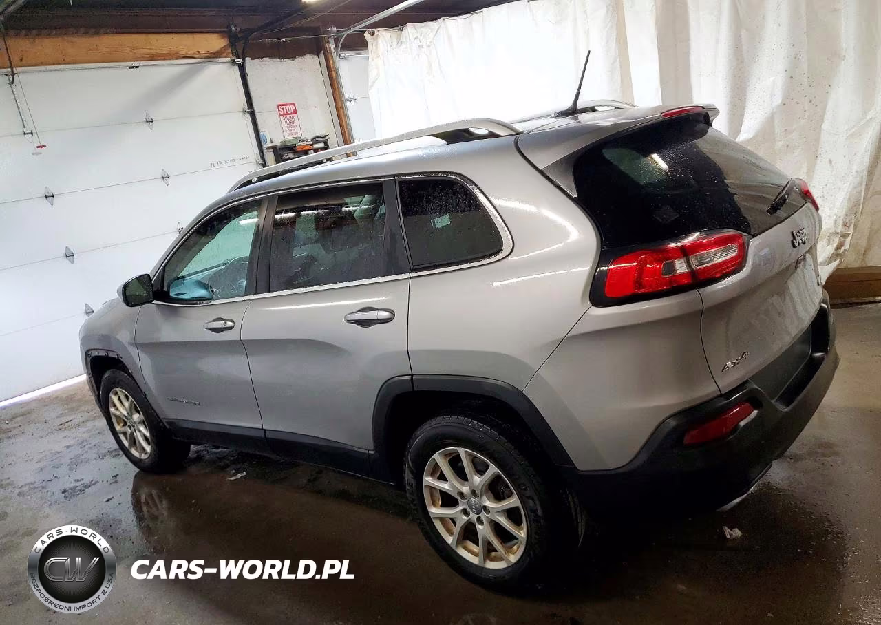 2015 Jeep Cherokee Latitude VIN:1C4PJMCS2FW605594 - 2