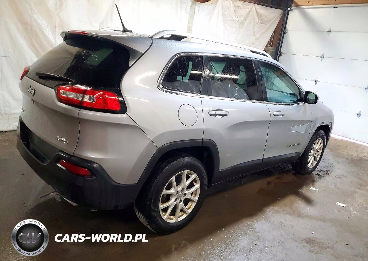 2015 Jeep Cherokee Latitude VIN:1C4PJMCS2FW605594 - 3