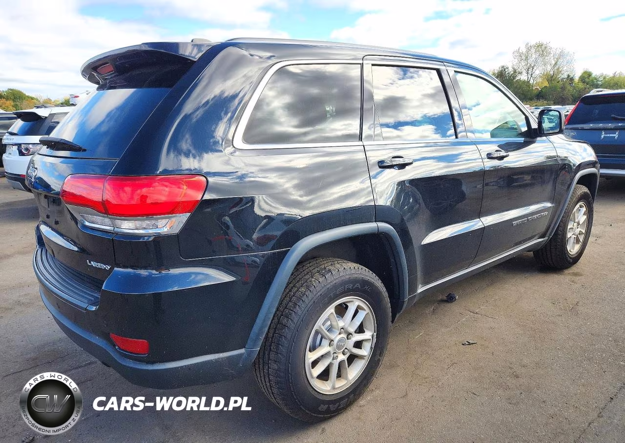 2018 Jeep Grand Cherokee Laredo VIN:1C4RJFAG9JC180498 - 3