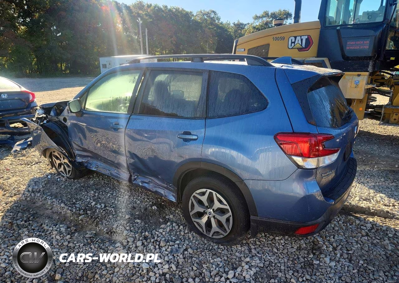2019 Subaru Forester Premium VIN:JF2SKAECXKH504069 - 2