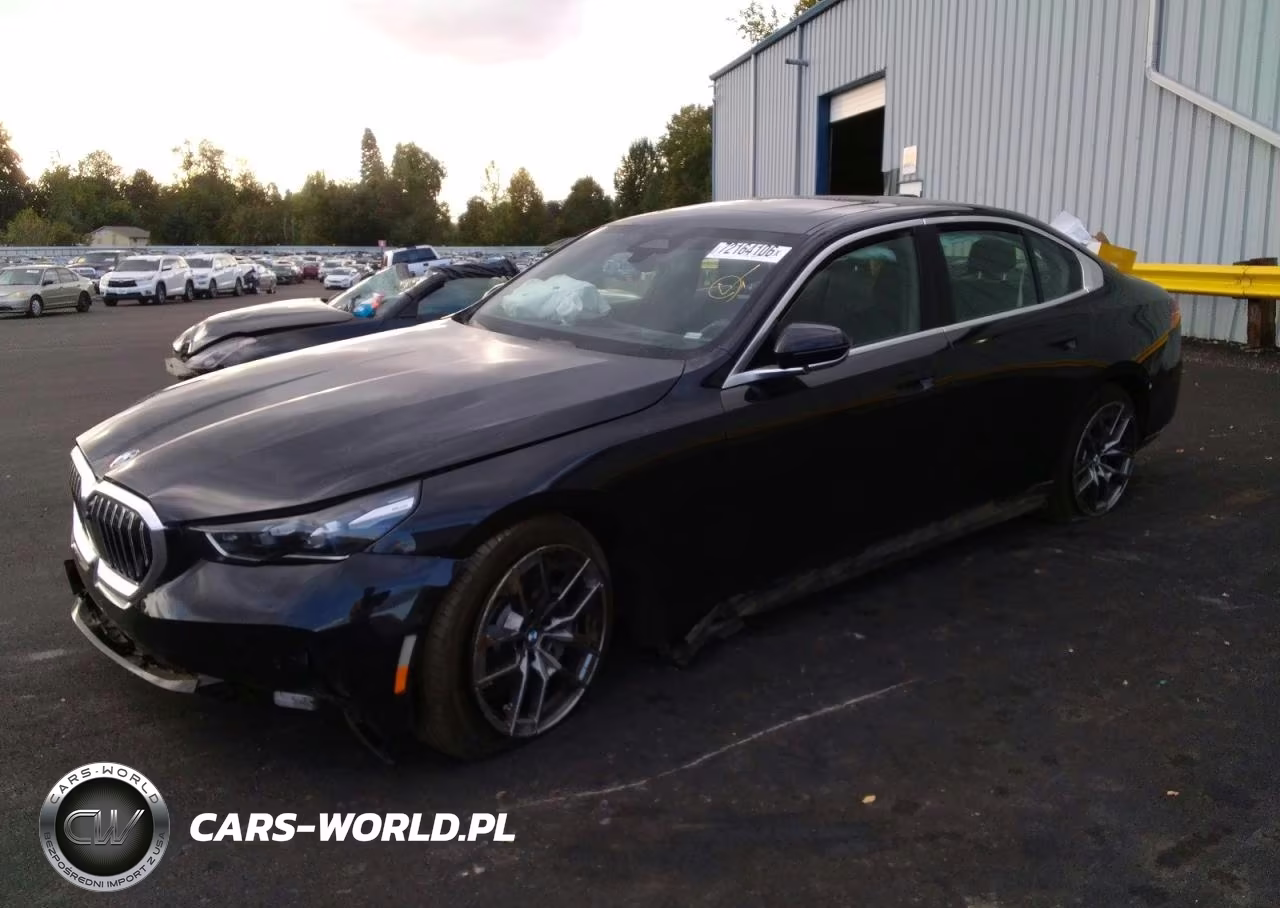 2027 BMW 530 Xi VIN:WBA53FJ0XVCY18093 - 1