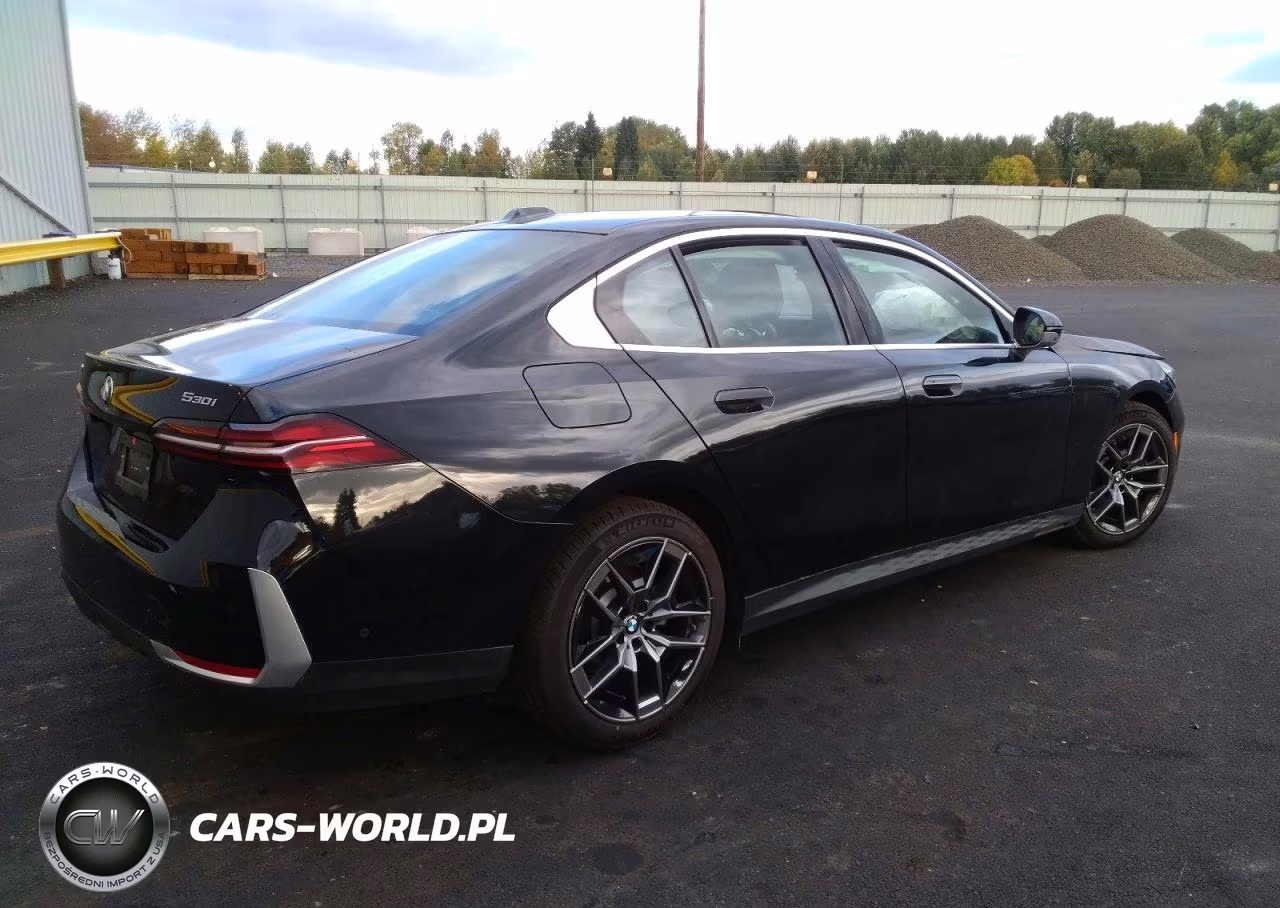 2027 BMW 530 Xi VIN:WBA53FJ0XVCY18093 - 3