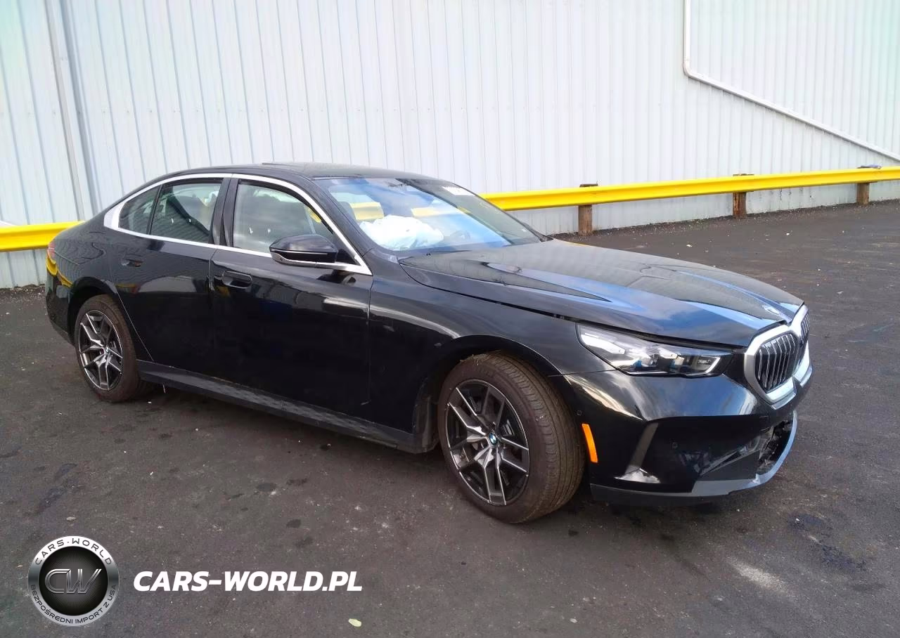 2027 BMW 530 Xi VIN:WBA53FJ0XVCY18093 - 4
