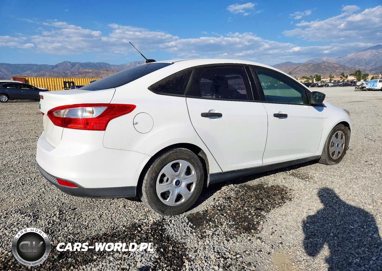 2013 Ford Focus S VIN:1FADP3E23DL164104 - 3