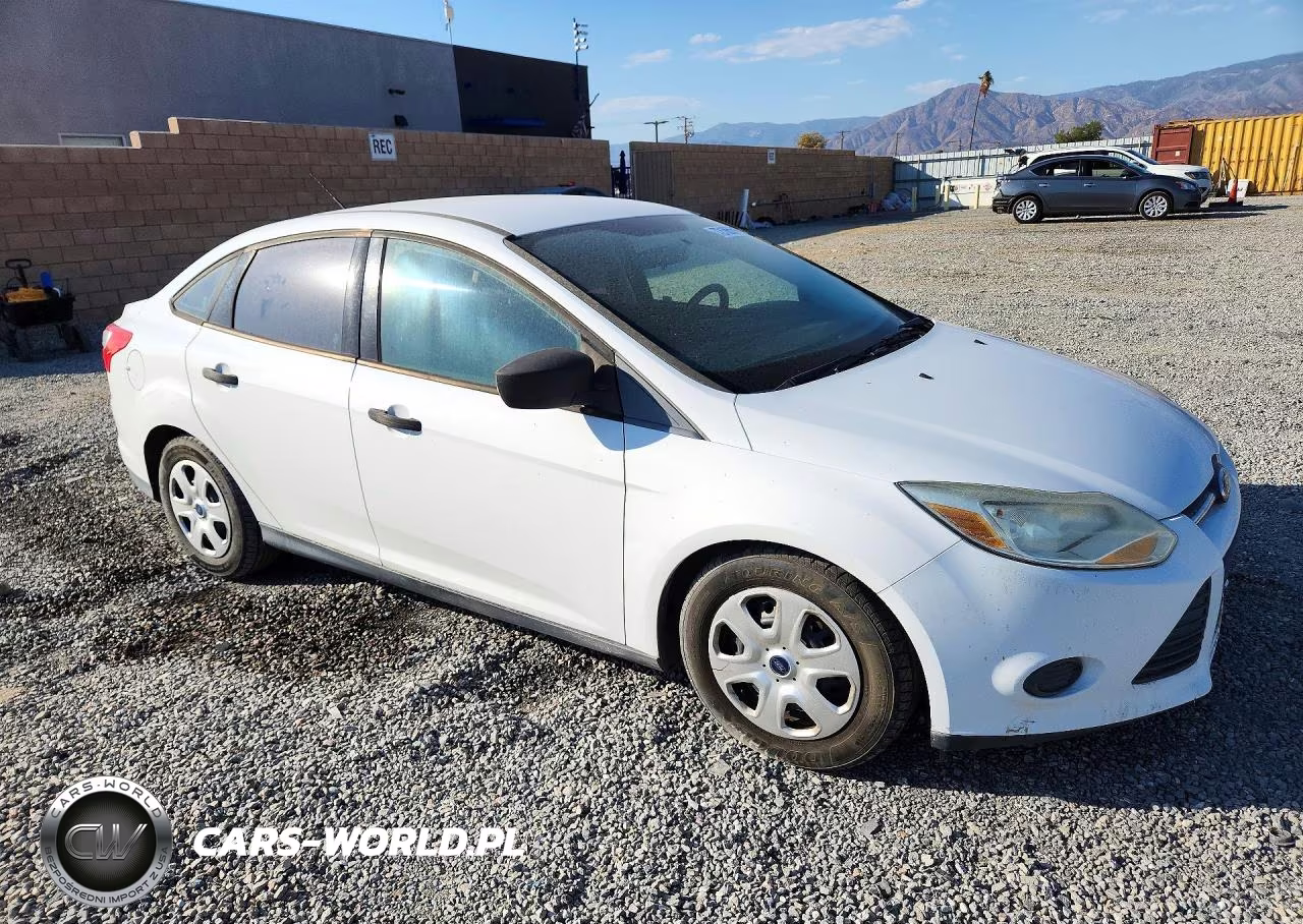 2013 Ford Focus S VIN:1FADP3E23DL164104 - 4