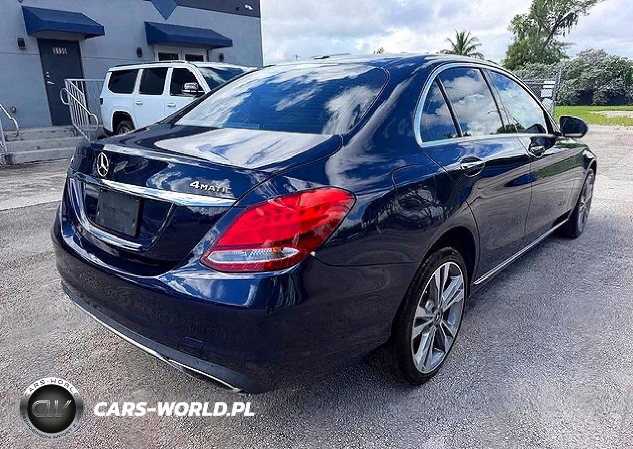 2018 Mercedes-Benz C 300 4Matic VIN:55SWF4KB8JU242678 - 3