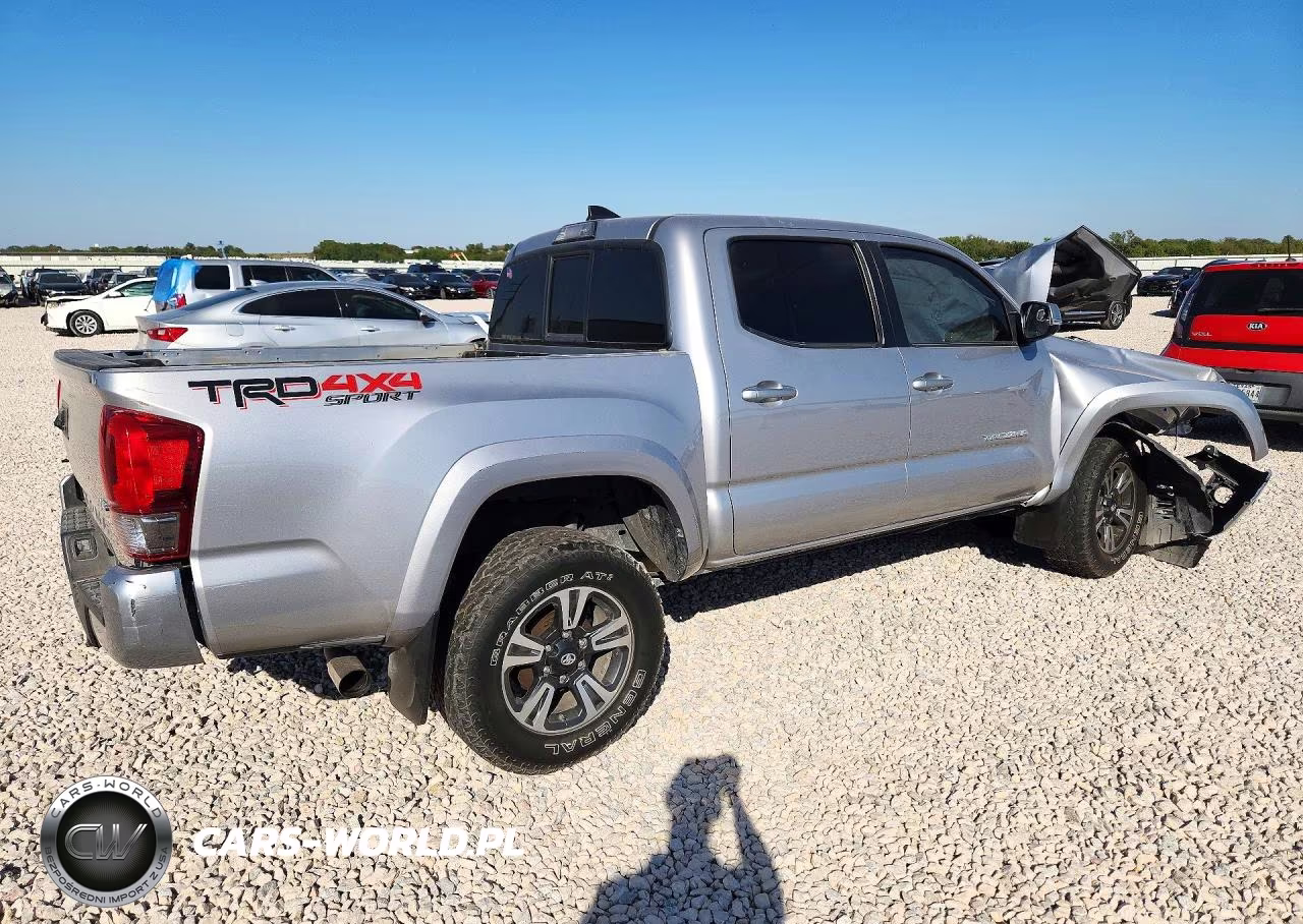 2016 Toyota Tacoma Trd Sport VIN:5TFCZ5AN1GX019300 - 3