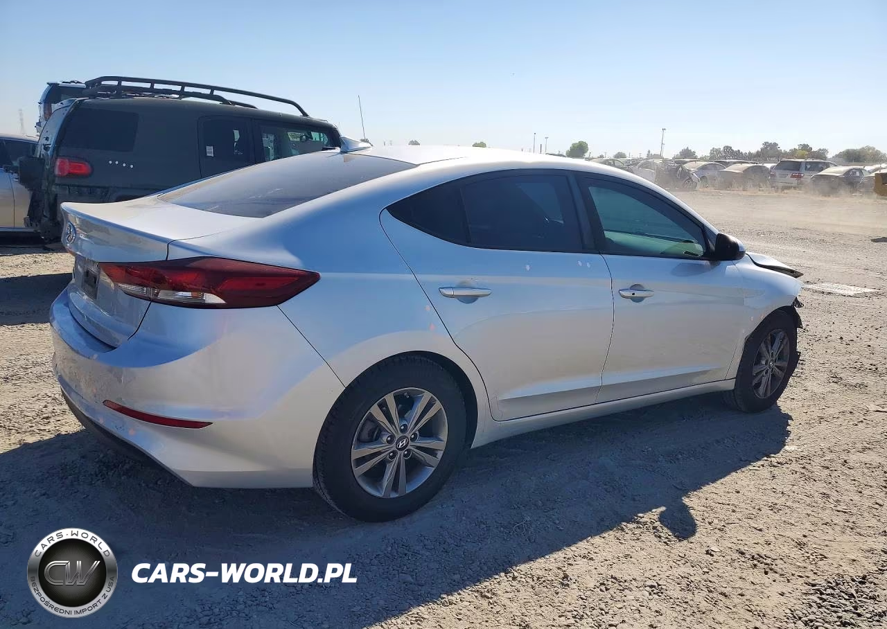 2018 Hyundai Elantra Value Edition VIN:KMHD84LF3JU520491 - 3