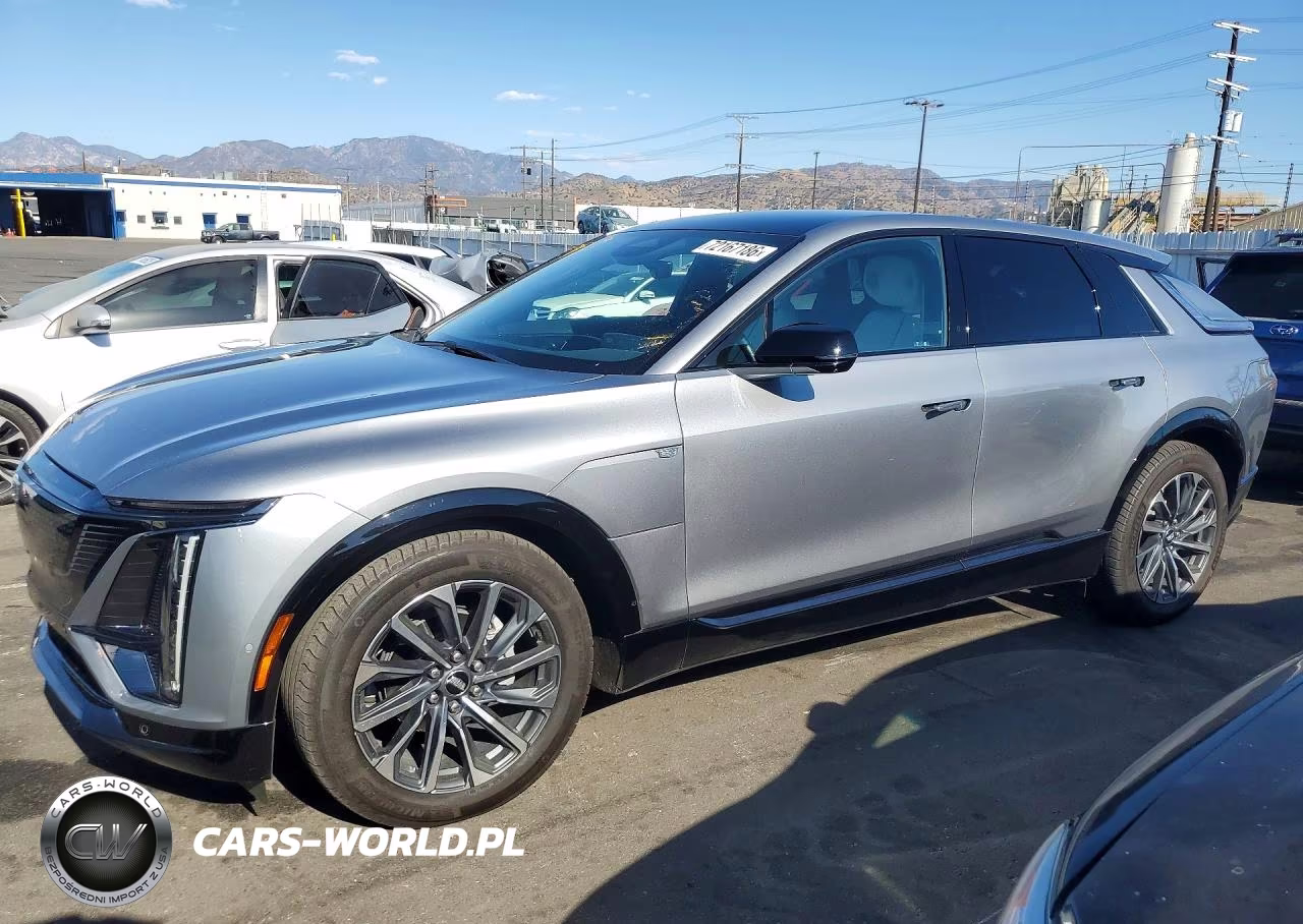2025 Cadillac Lyriq Sport