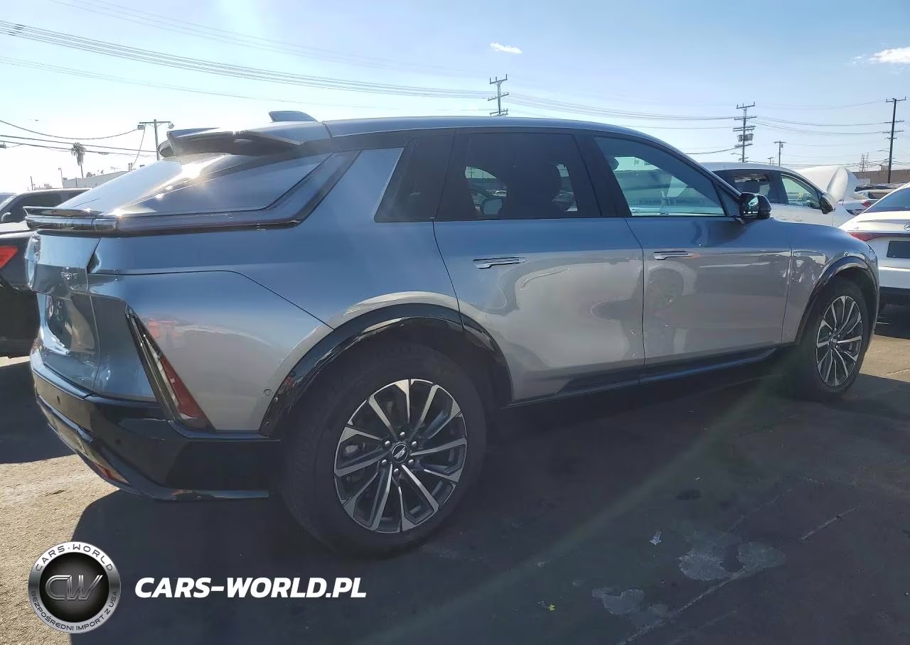 2025 Cadillac Lyriq Sport VIN:1GYKPWRL0SZ302577 - 3