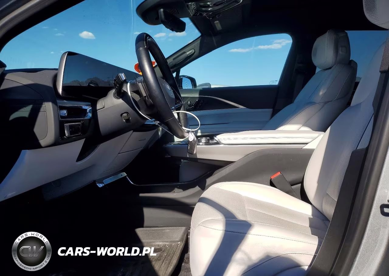 2025 Cadillac Lyriq Sport VIN:1GYKPWRL0SZ302577 - 7