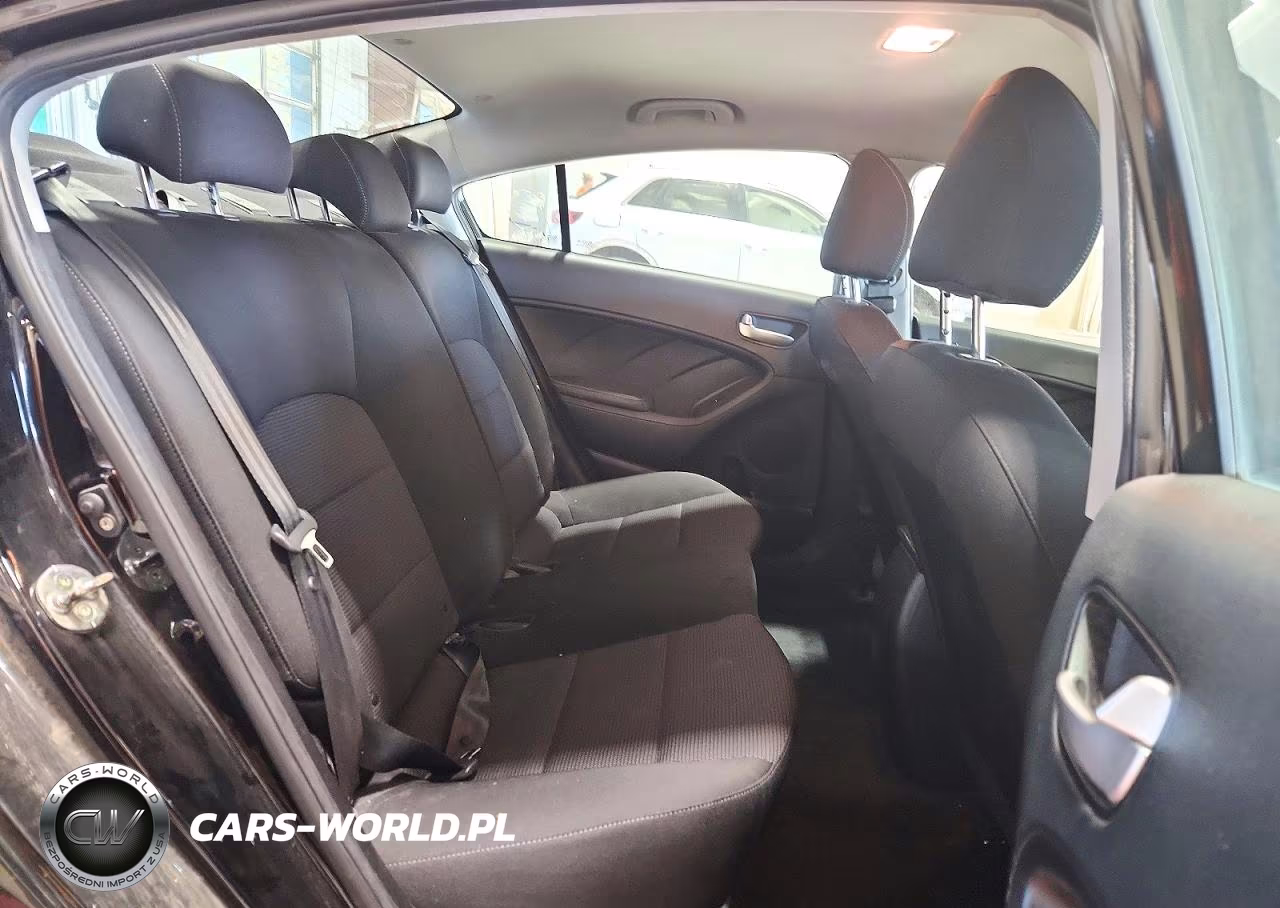 2018 Kia Forte Lx VIN:3KPFK4A78JE283554 - 10