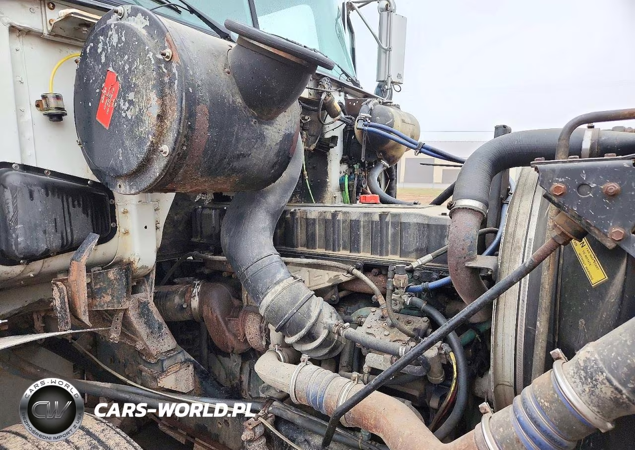 1996 Volvo Wca Dump Truck VIN:4V4VDBGF8TN713661 - 10