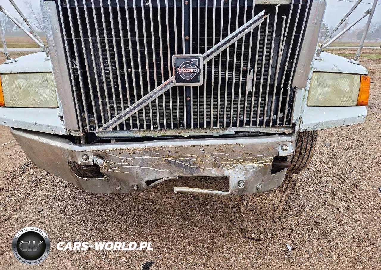 1996 Volvo Wca Dump Truck VIN:4V4VDBGF8TN713661 - 13