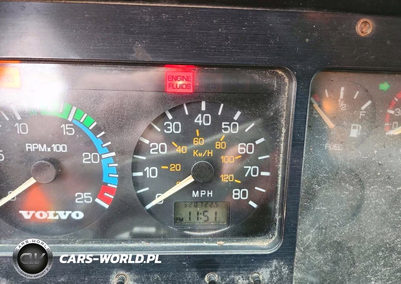 1996 Volvo Wca Dump Truck VIN:4V4VDBGF8TN713661 - 9