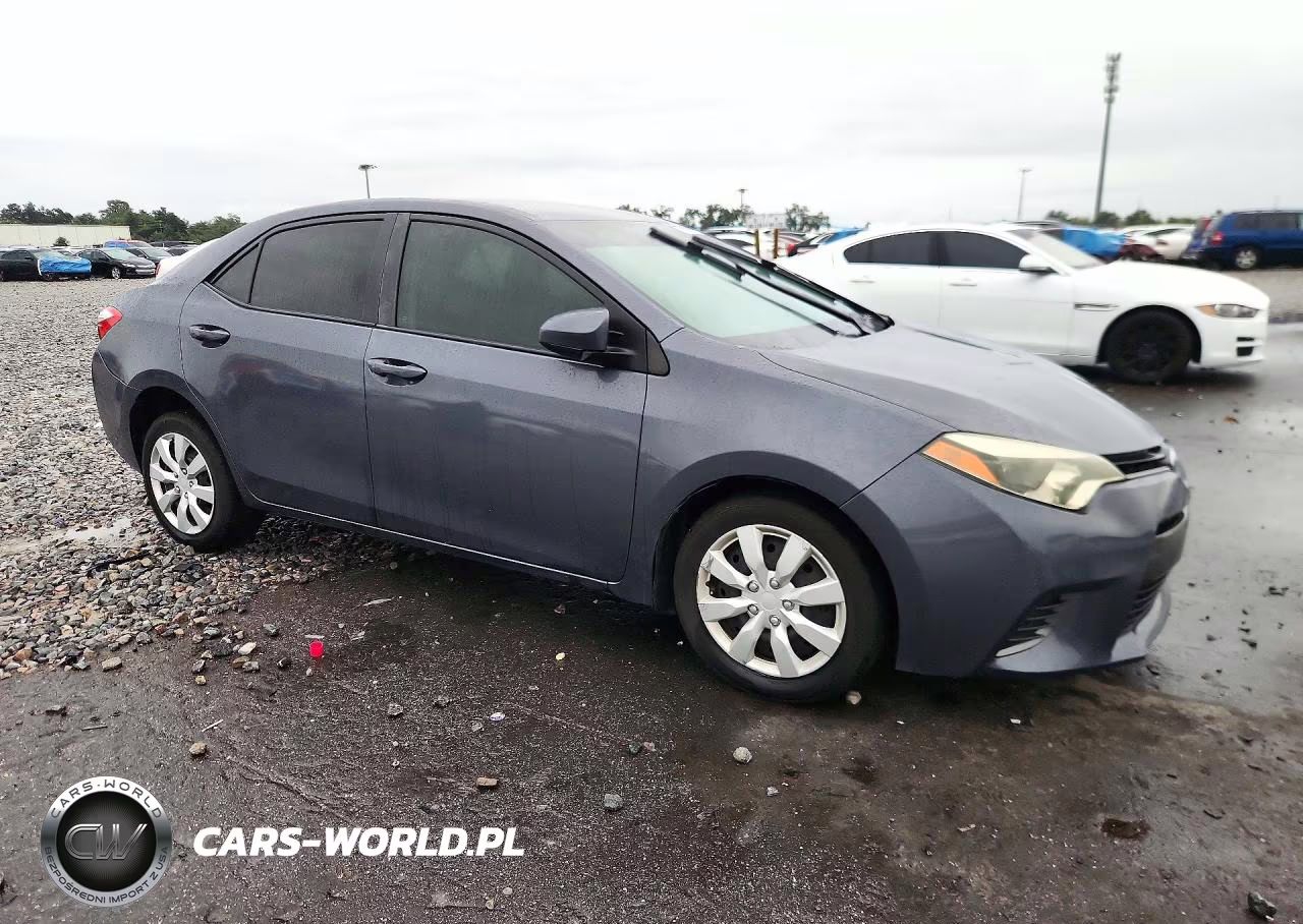 2015 Toyota Corolla Le VIN:5YFBURHE1FP326843 - 4