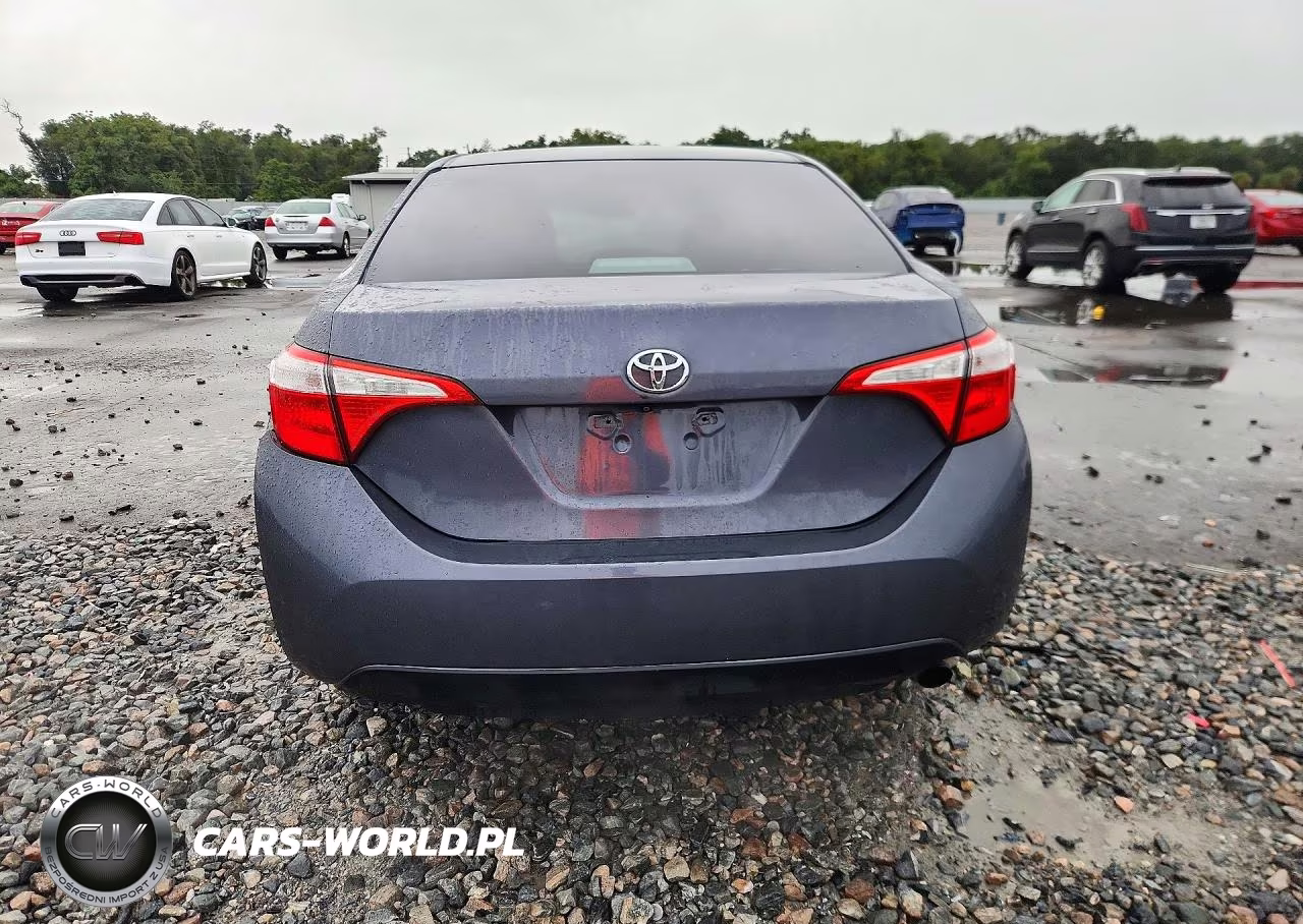 2015 Toyota Corolla Le VIN:5YFBURHE1FP326843 - 6