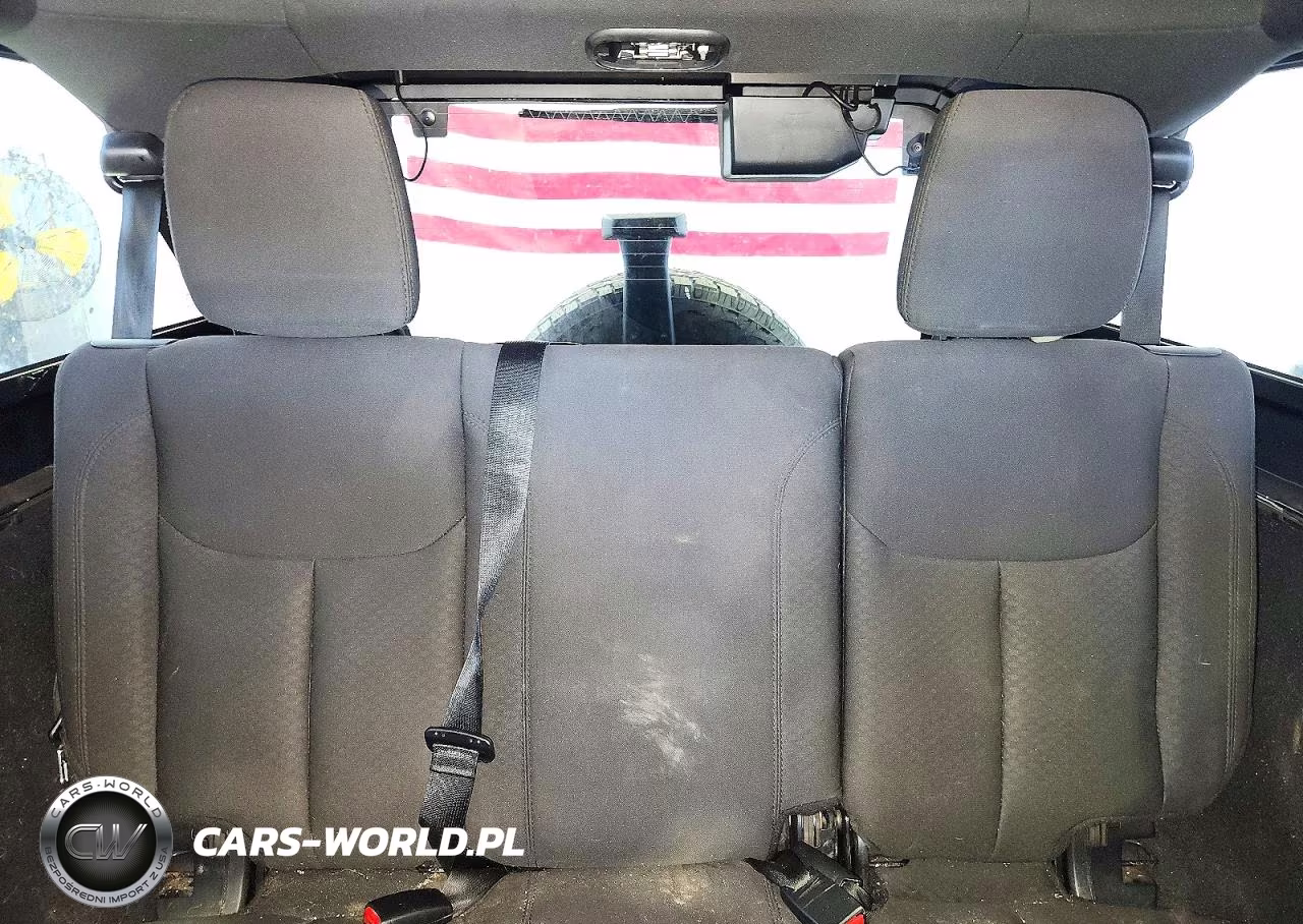 2015 Jeep Wrangler Unlimited Sport VIN:1C4BJWDG8FL539747 - 10