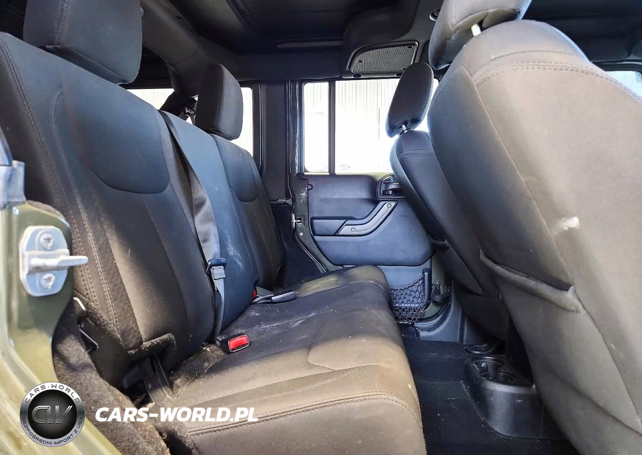 2015 Jeep Wrangler Unlimited Sport VIN:1C4BJWDG8FL539747 - 11