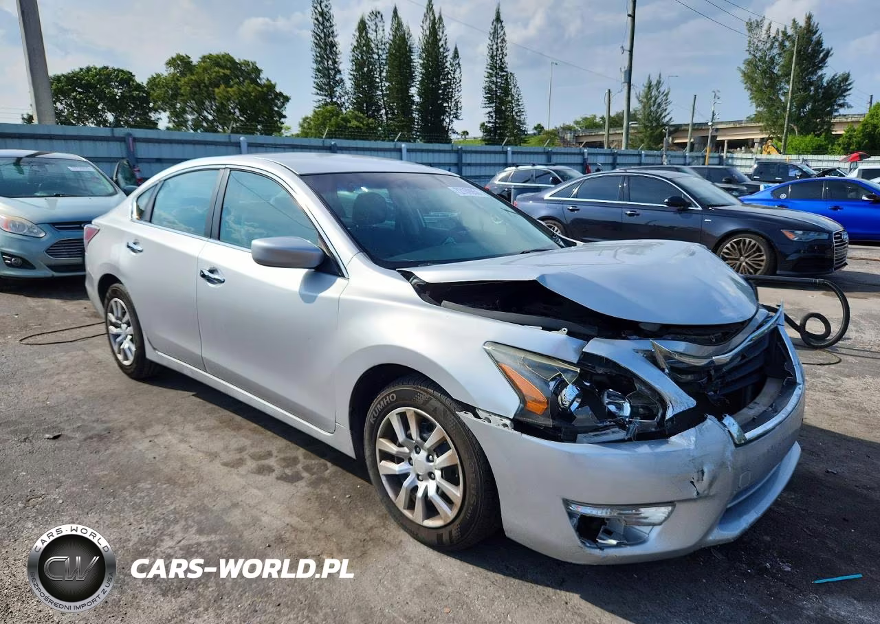 2015 Nissan Altima 2.5 S VIN:1N4AL3AP8FC273189 - 4