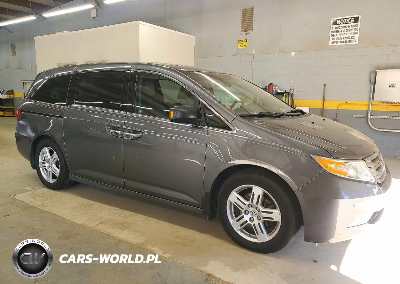 2012 Honda Odyssey Touring VIN:5FNRL5H93CB130147 - 4