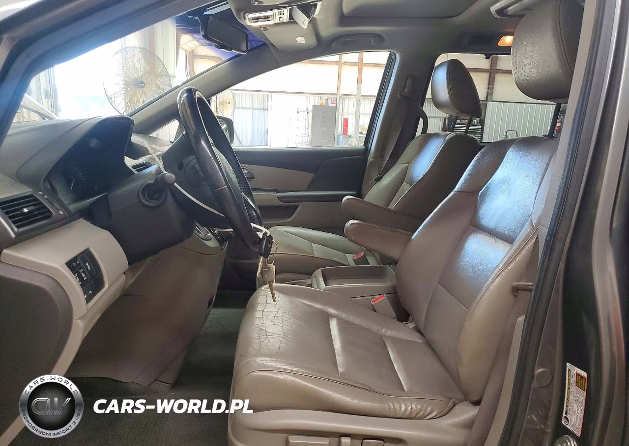 2012 Honda Odyssey Touring VIN:5FNRL5H93CB130147 - 7