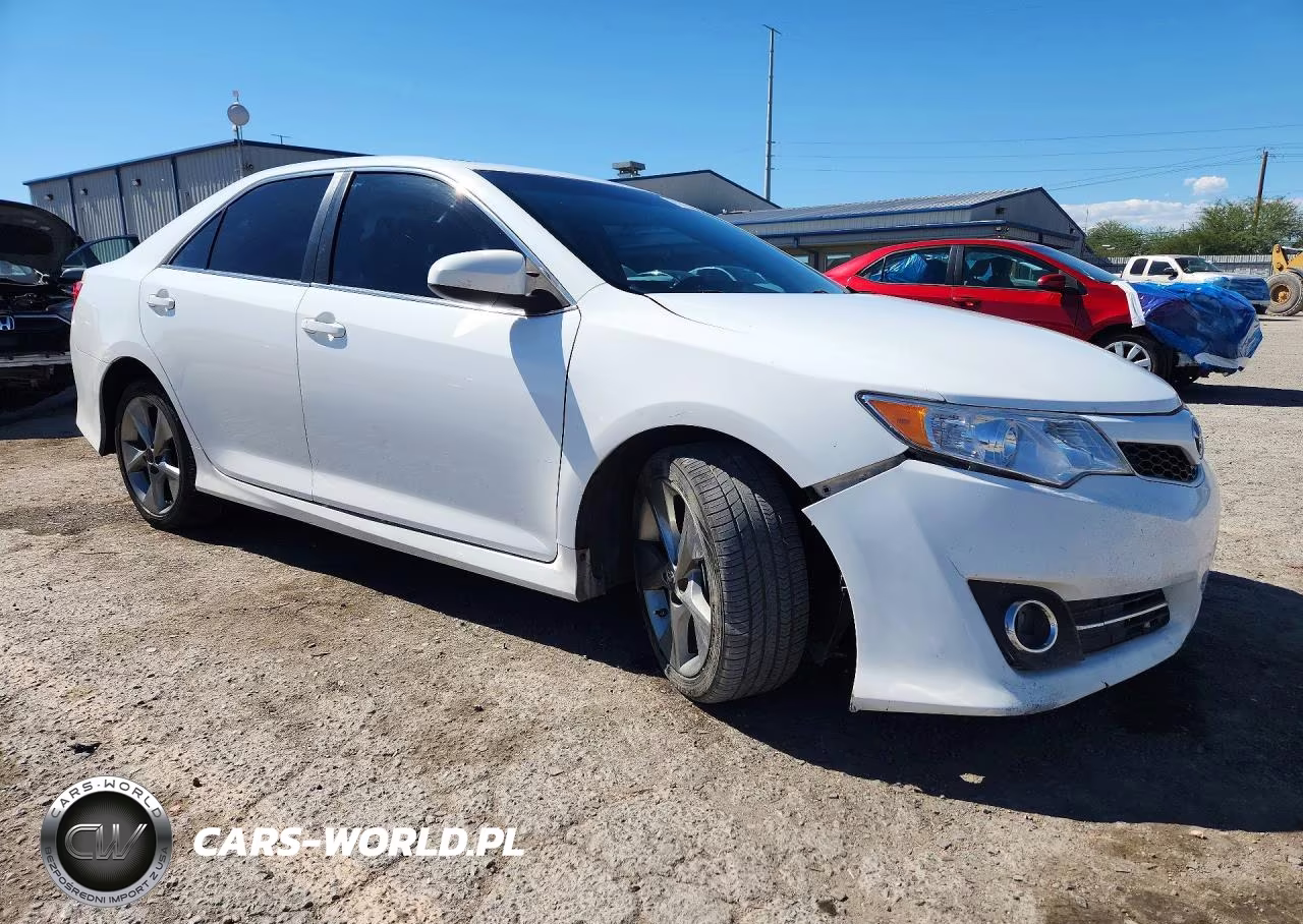 2014 Toyota Camry Se Sport VIN:4T1BF1FK4EU810443 - 4