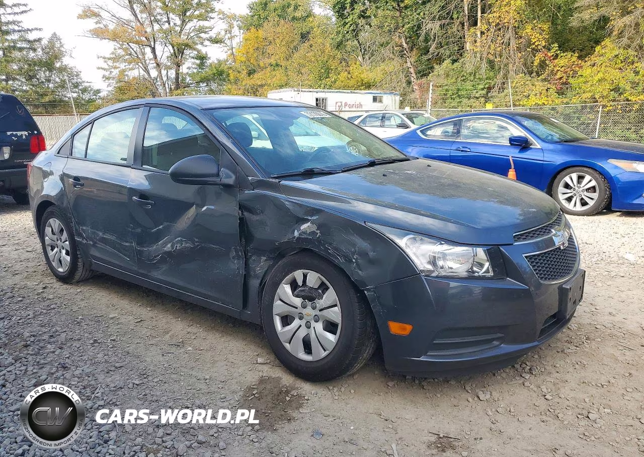 2013 Chevrolet Cruze Ls VIN:1G1PA5SH3D7237678 - 4