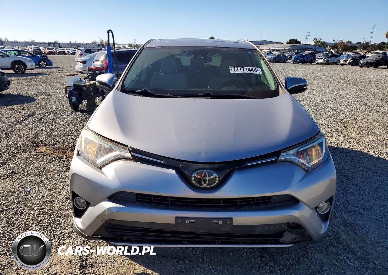 2018 Toyota Rav4 Xle VIN:JTMWFREV8JD127686 - 5