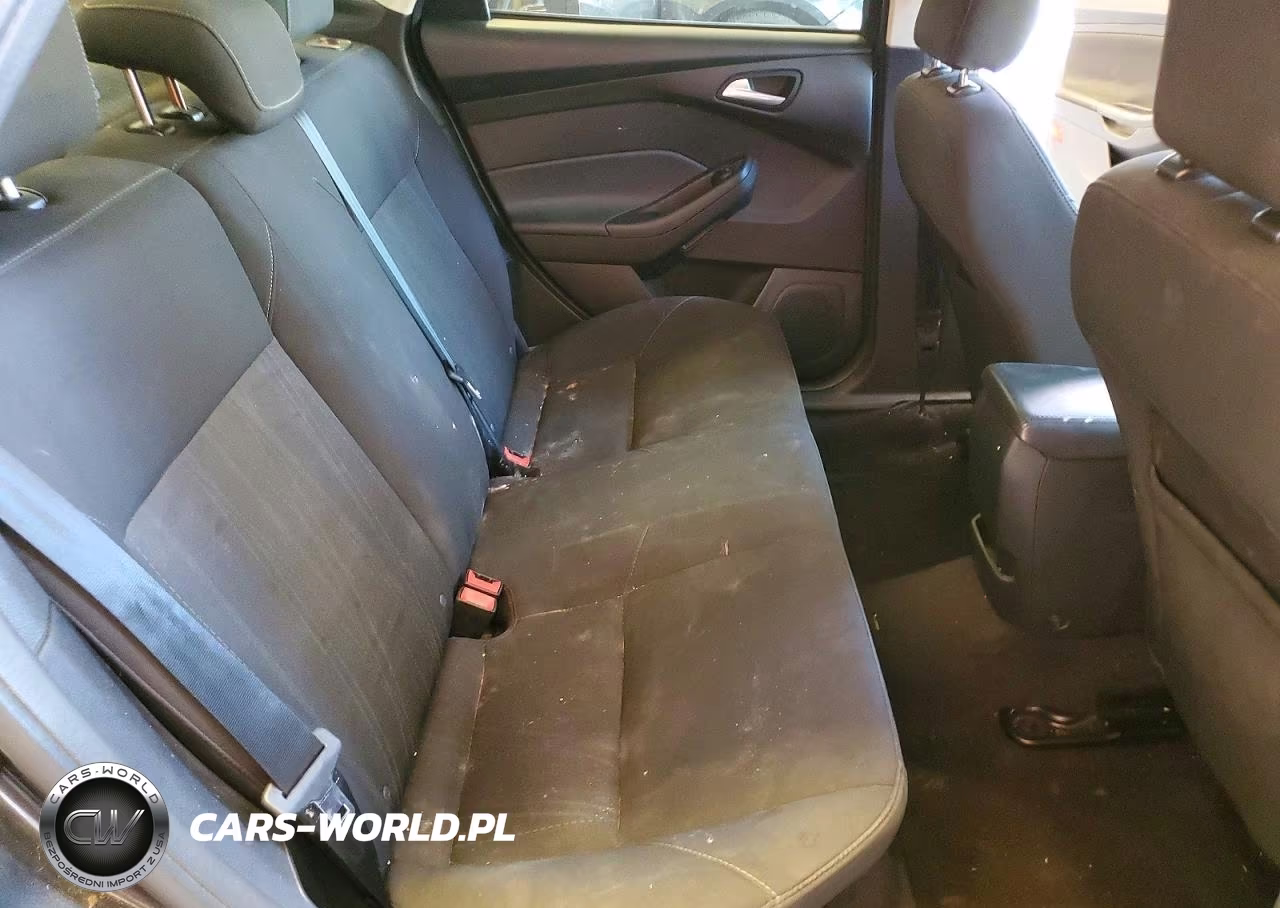 2017 Ford Focus Se VIN:1FADP3FEXHL305975 - 10