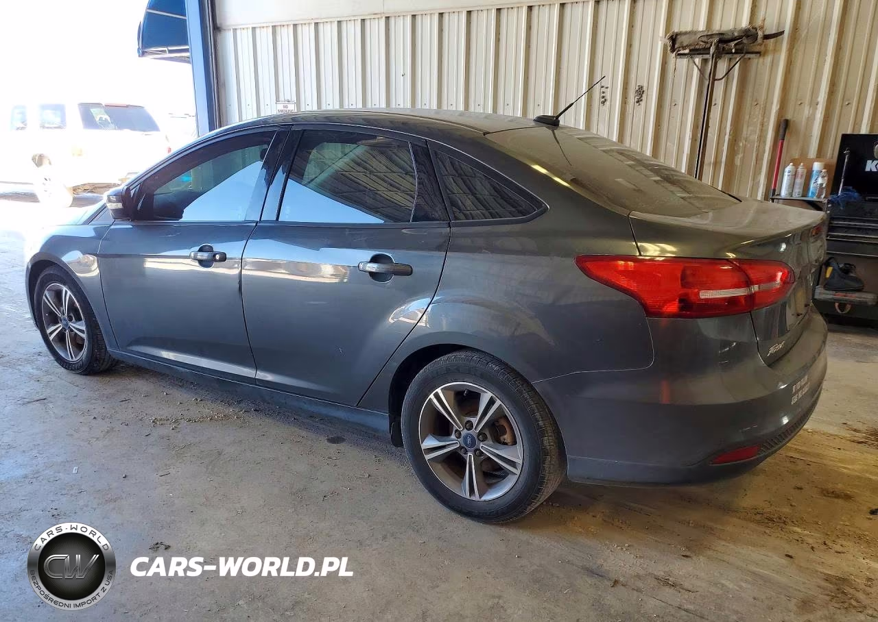 2017 Ford Focus Se VIN:1FADP3FEXHL305975 - 2
